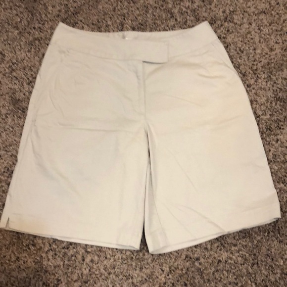 nike khaki shorts womens